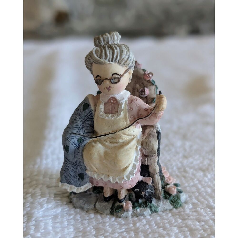 Ivy & Innocence Lila & Lucifer Figurine #05153 w/ Box 1997 Quilt Cat - Picture 3 of 8